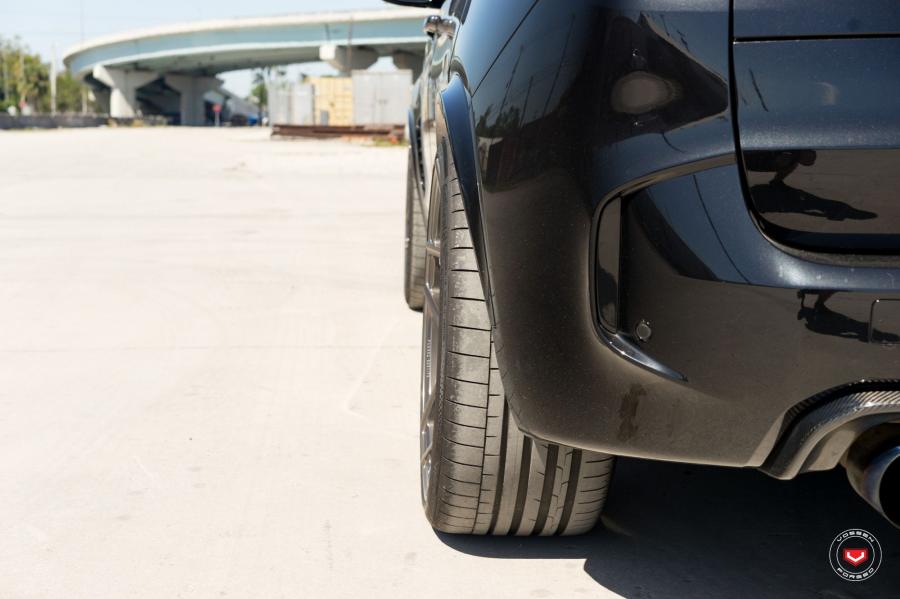 Детали экстерьера BMW X5 M on Vossen Wheels (HC-3) 2018 года  (фото 9 из 41)